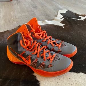 NIKE COLORWAY SERIES HYPER DUNKS!! — LIKE NEW